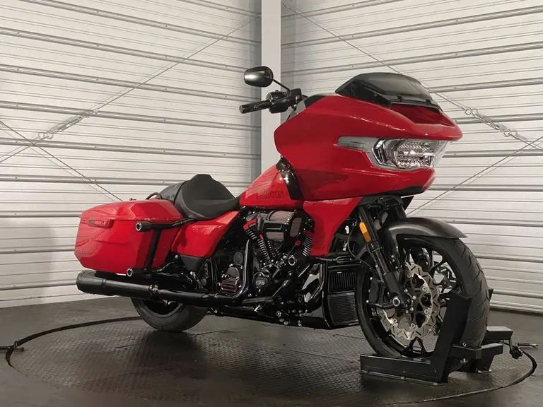 2025 Harley-Davidson CVO Road Glide ST photo 7