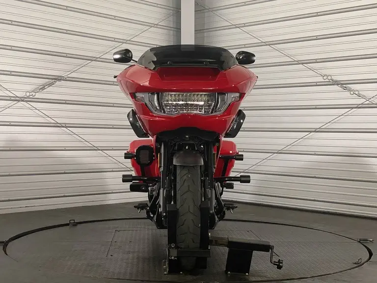 2025 Harley-Davidson CVO Road Glide ST photo 8