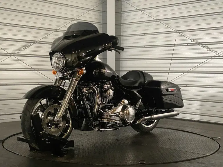 2023 Harley-Davidson Street Glide