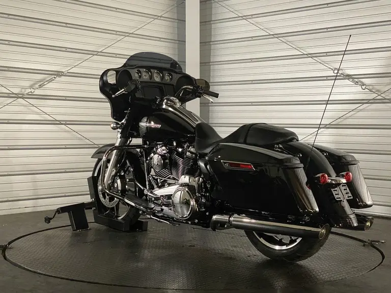 2023 Harley-Davidson Street Glide