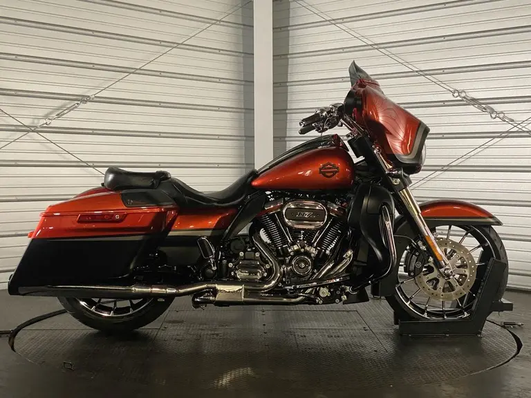 2018 Harley-Davidson CVO Street Glide