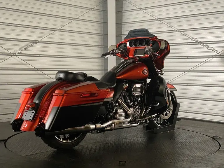 2018 Harley-Davidson CVO Street Glide
