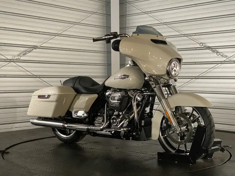 2022 Harley-Davidson Street Glide