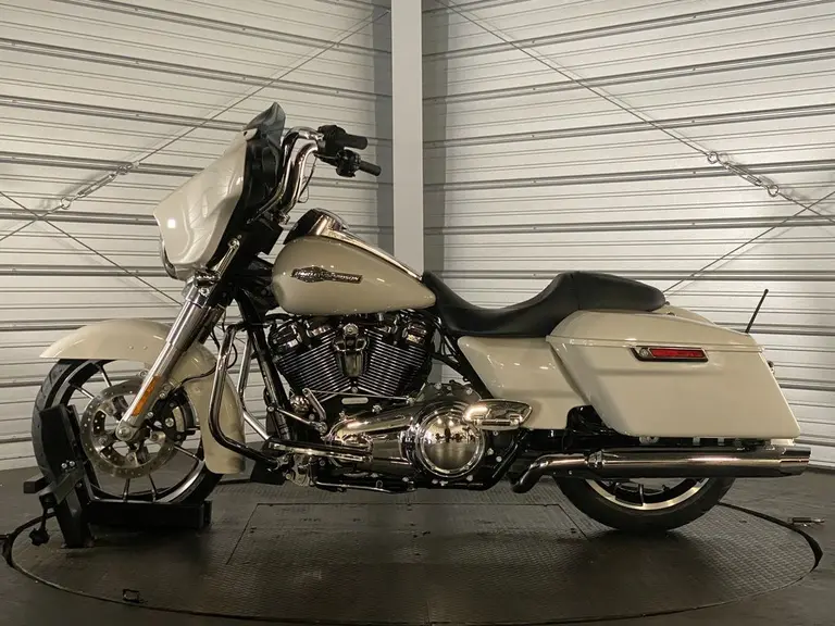 2022 Harley-Davidson Street Glide
