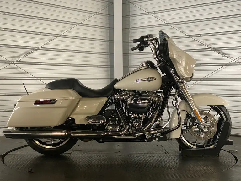 2022 Harley-Davidson Street Glide