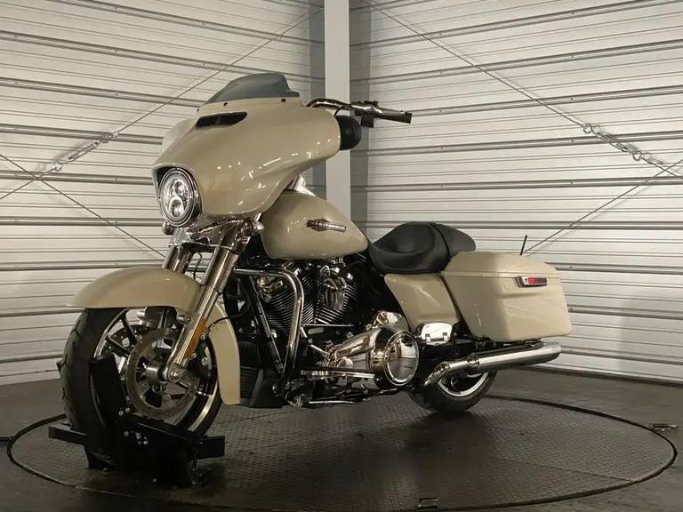 2022 Harley-Davidson Street Glide