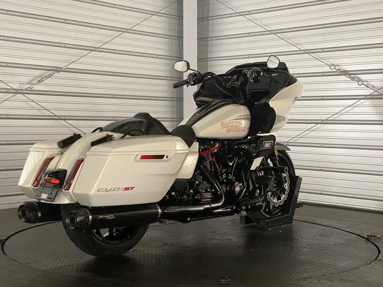 2024 Harley-Davidson CVO Road Glide ST photo 5