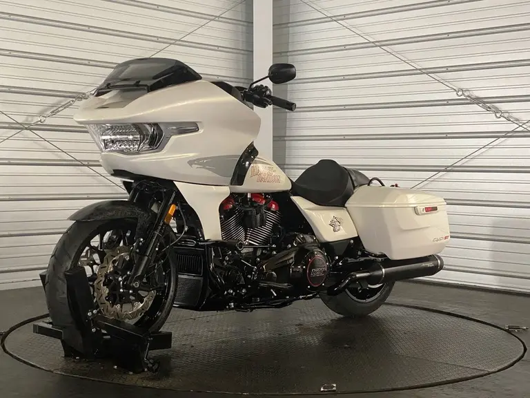 2024 Harley-Davidson CVO Road Glide ST photo 1