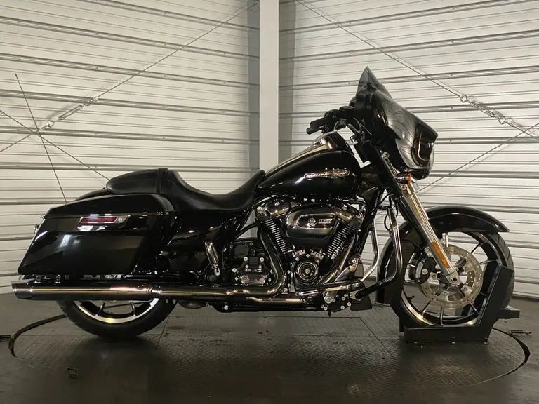 2023 Harley-Davidson Street Glide