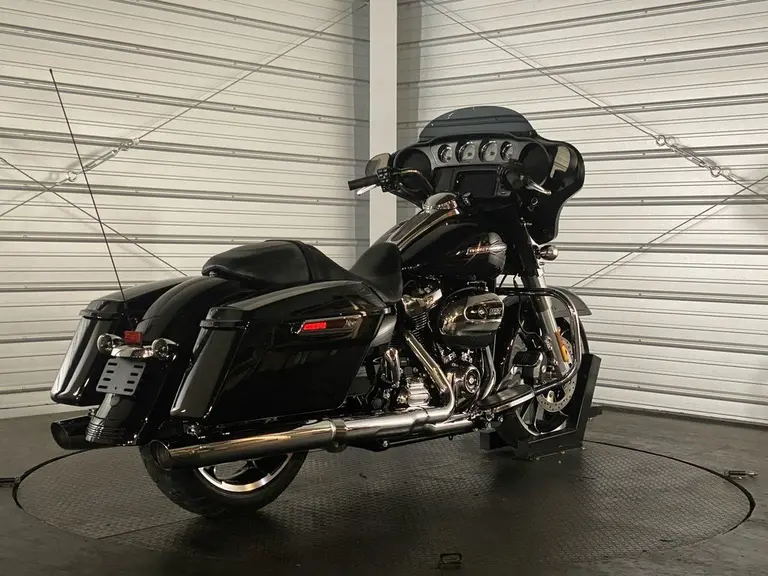 2023 Harley-Davidson Street Glide