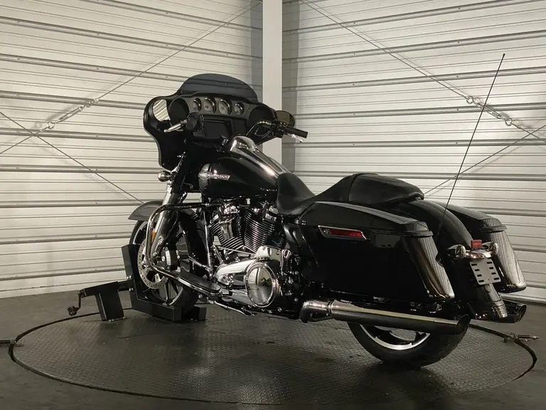 2023 Harley-Davidson Street Glide