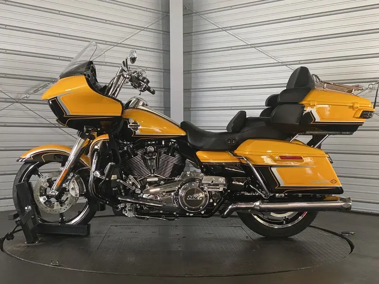 2022 Harley-Davidson CVO Road Glide Limited