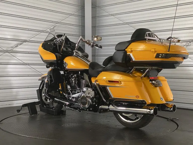 2022 Harley-Davidson CVO Road Glide Limited