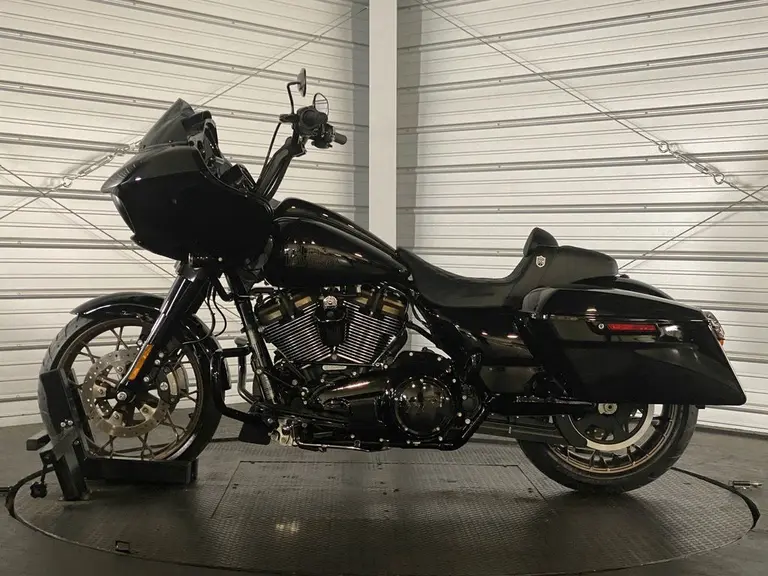2023 Harley-Davidson Road Glide ST