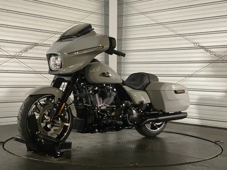 2024 Harley-Davidson Street Glide