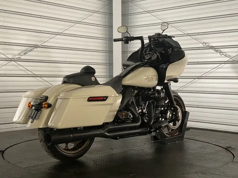 2023 Harley-Davidson Road Glide ST