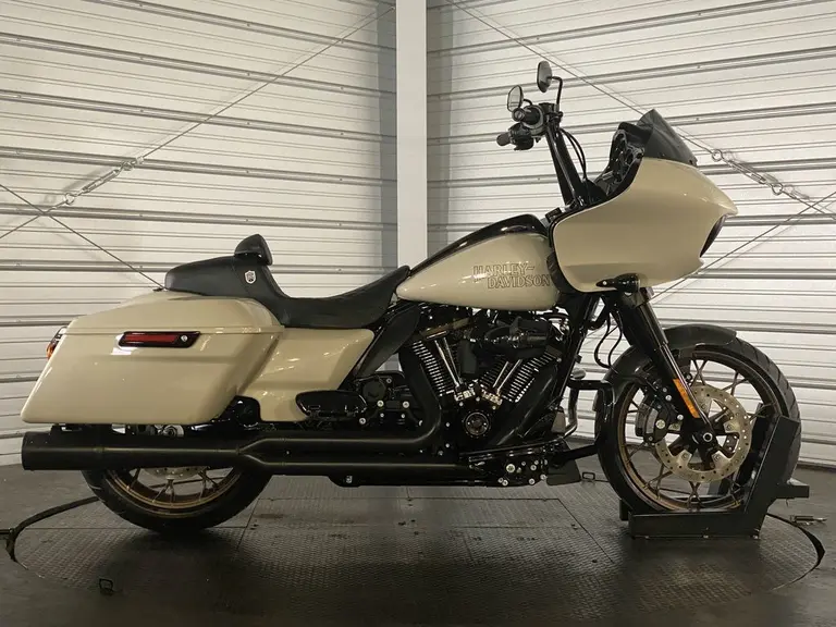 2023 Harley-Davidson Road Glide ST