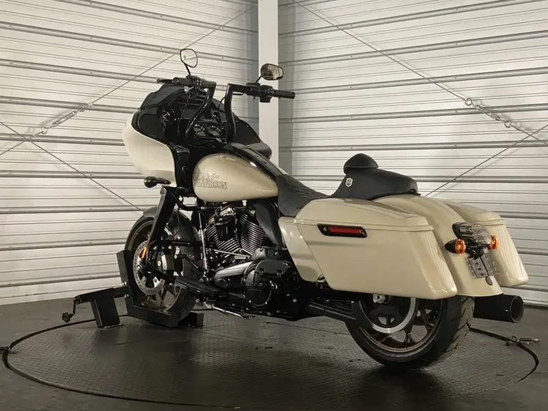 2023 Harley-Davidson Road Glide ST