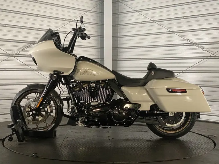 2023 Harley-Davidson Road Glide ST